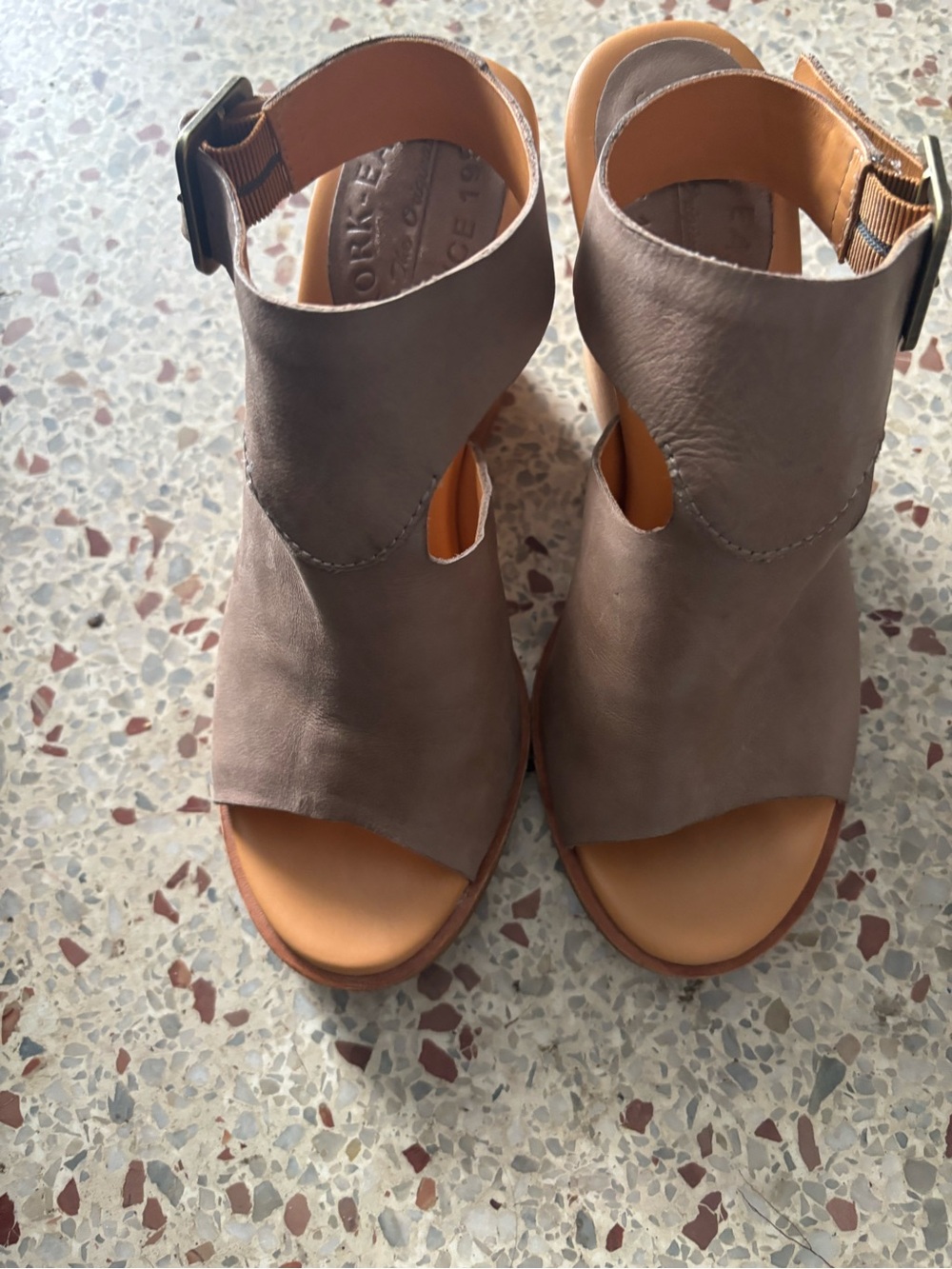 Kork Ease linden block heel size 7 color Taupe